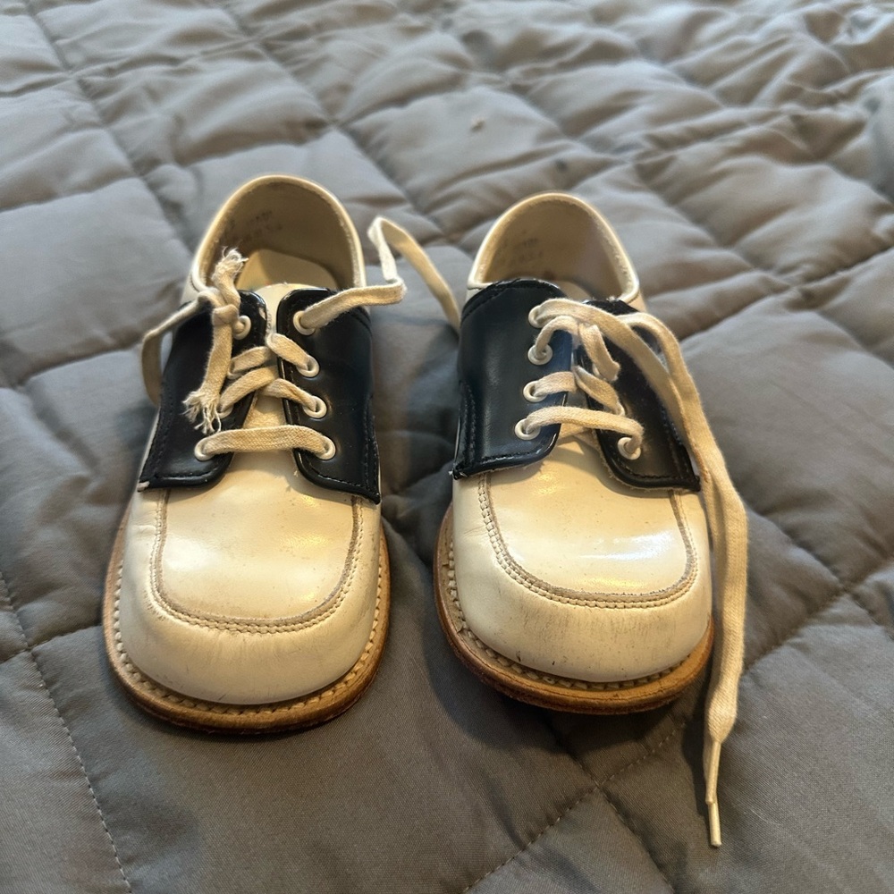 Vintage stride rite toddler shoes